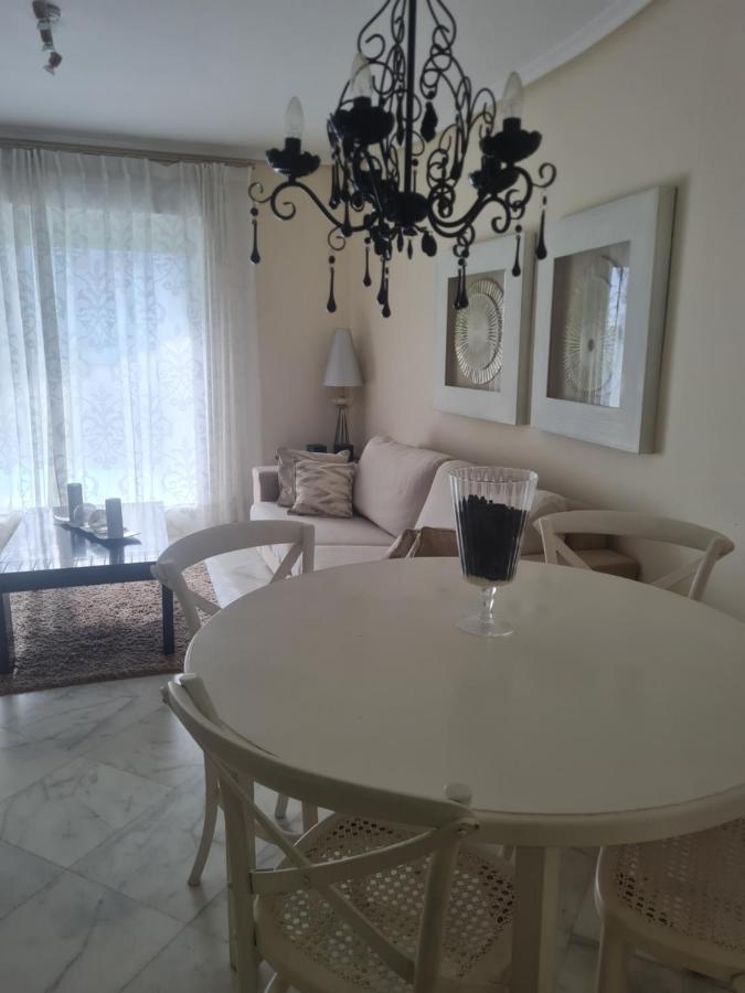 Elegant 2-Bedroom Apartment In Benidorm With Private Pool And Scenic Garden Views Cala de Finestrat Bagian luar foto