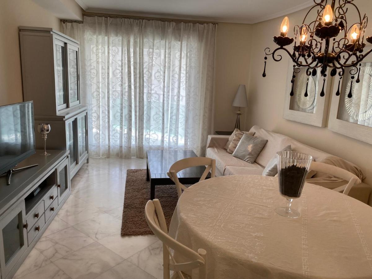 Elegant 2-Bedroom Apartment In Benidorm With Private Pool And Scenic Garden Views Cala de Finestrat Bagian luar foto