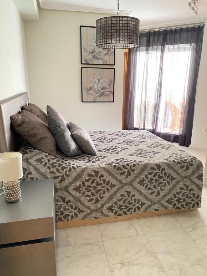 Elegant 2-Bedroom Apartment In Benidorm With Private Pool And Scenic Garden Views Cala de Finestrat Bagian luar foto