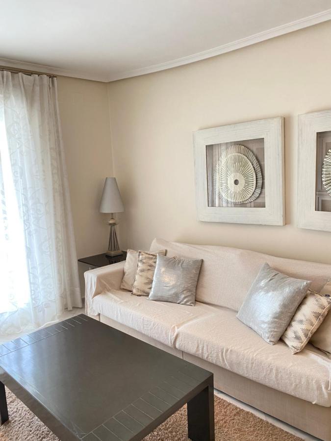 Elegant 2-Bedroom Apartment In Benidorm With Private Pool And Scenic Garden Views Cala de Finestrat Bagian luar foto