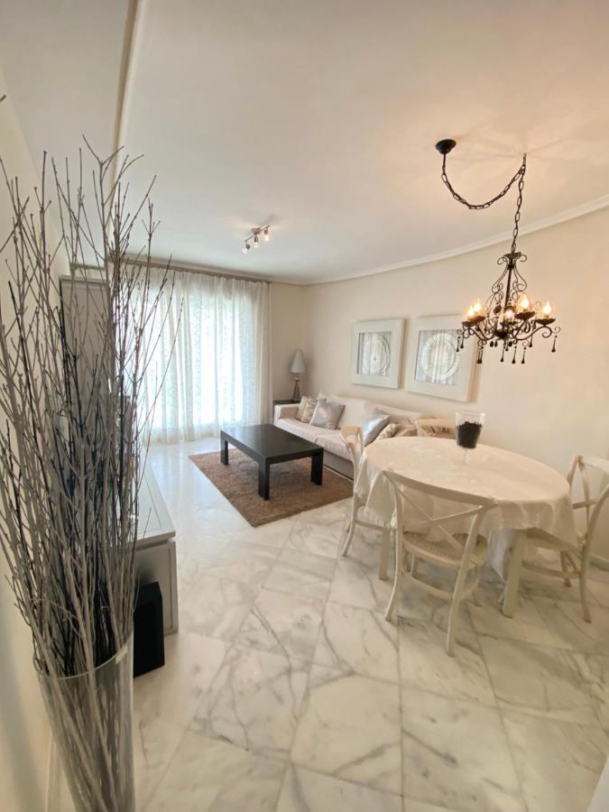 Elegant 2-Bedroom Apartment In Benidorm With Private Pool And Scenic Garden Views Cala de Finestrat Bagian luar foto